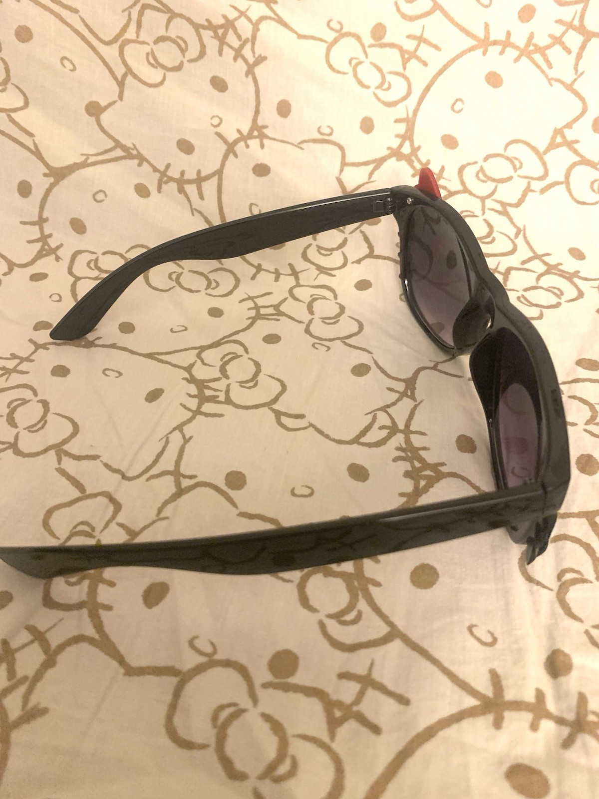 Hello Kitty Novelty Cat Eye Sunglasses Black Plastic Frame Purple Gradient Lens