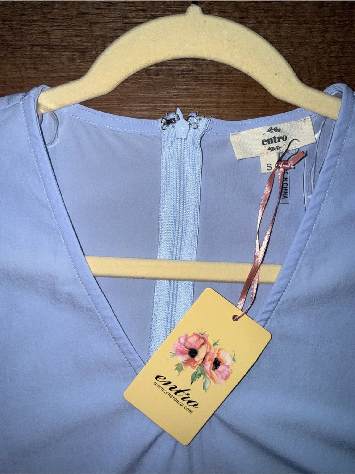 Entro Small NWT Light Blue Puff-Sleeve V-Neck Midi Dress