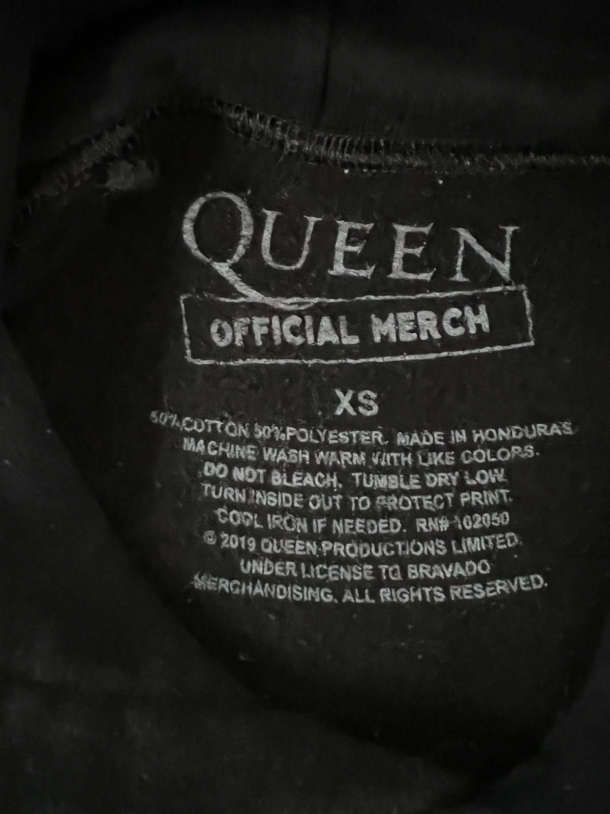 Queen Official Merch Hoodie We Will Rock You Sleeve Print XS 19” X 24” Black