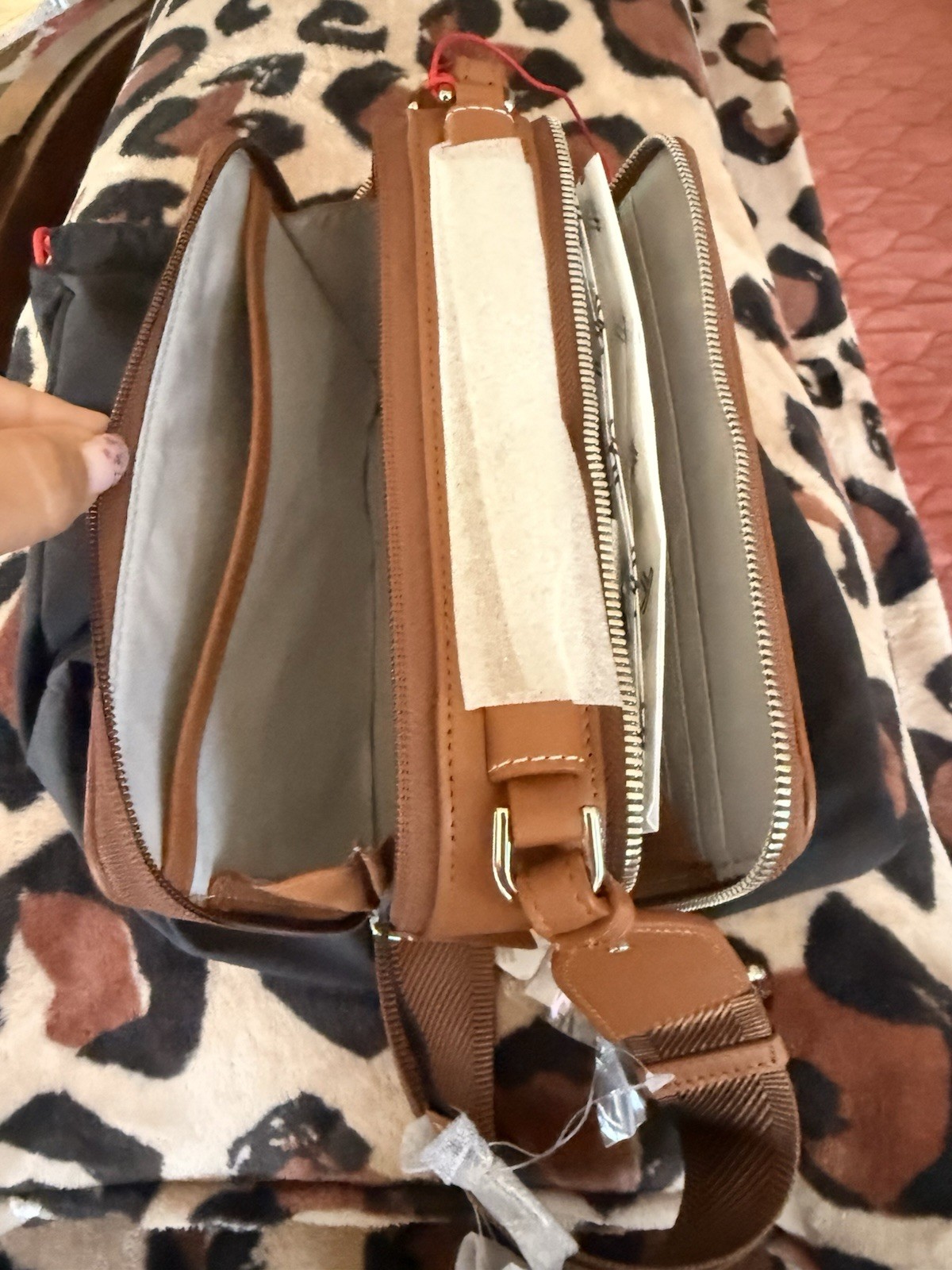 Brand New!Tumi Voyageur Leather Sienna Myla Crossbody Bag Retail $495.00