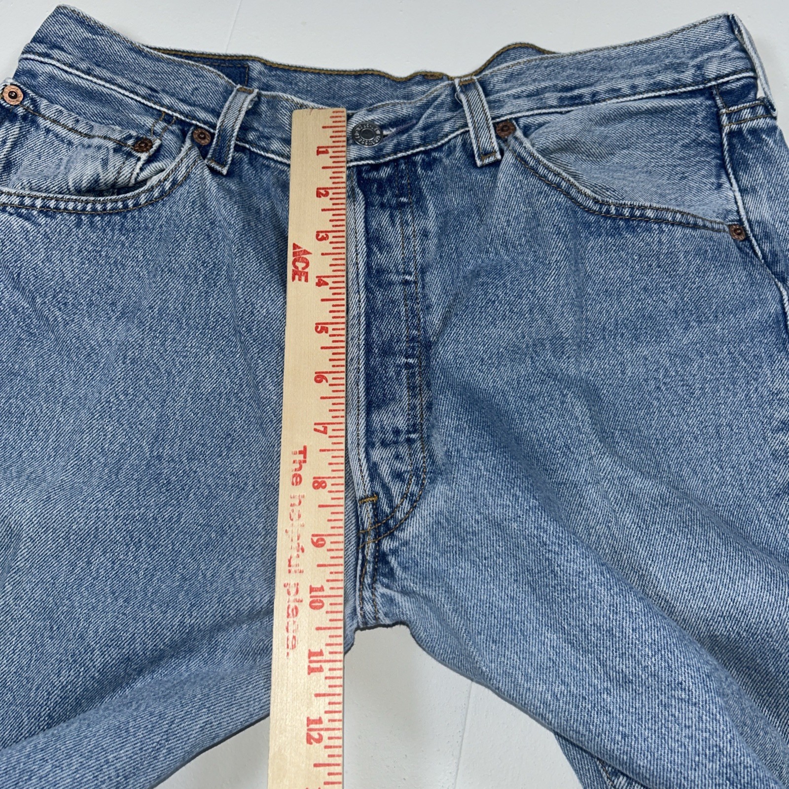 Vintage 2000 Levi’s 501 Men’s Jeans 34×34 Button Fly Denim Y2K