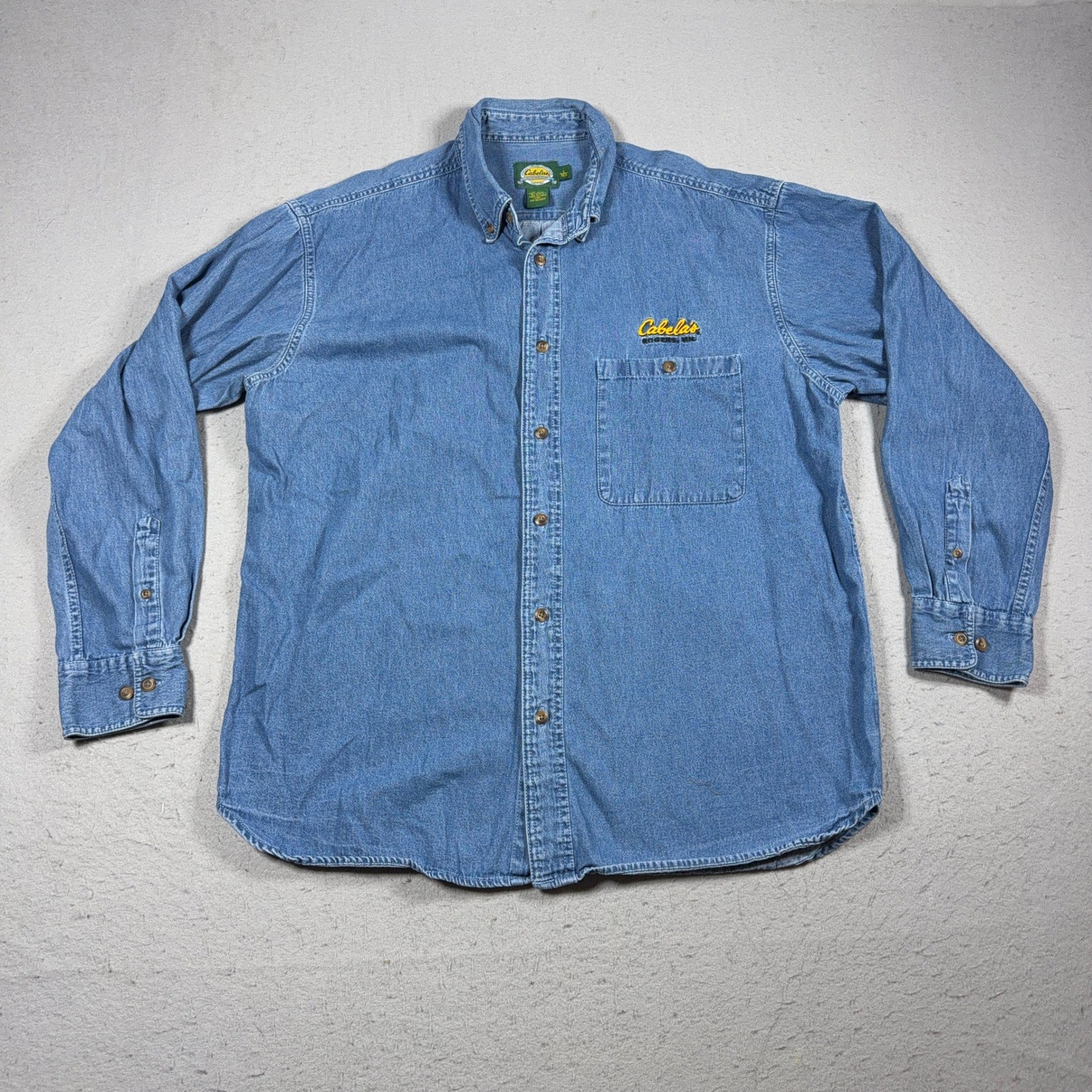 Cabelas Denim Button Down Shirt Men Large Long Sleeve Blue Casual Workwear