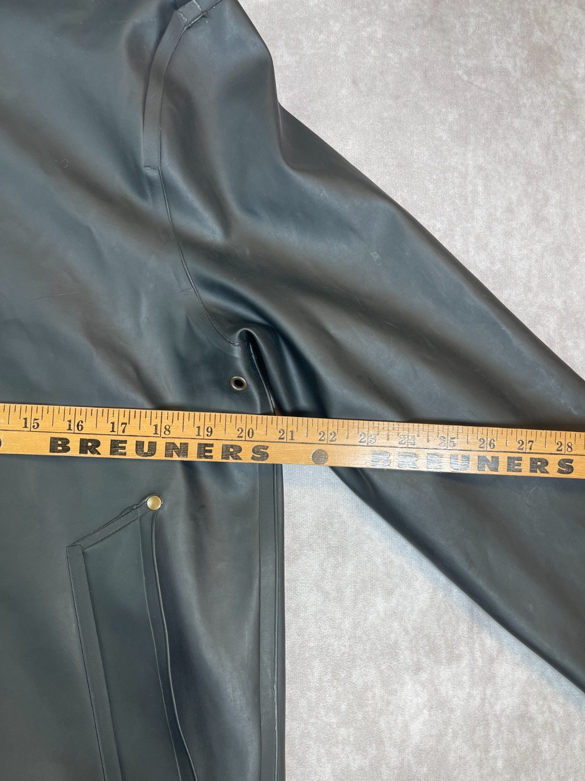 Stutterheim x Volvo Raincoat Jacket Mens Small Black Waterproof Hooded Limited