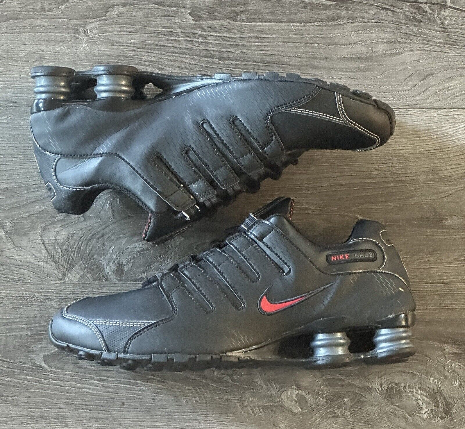 Nike Shox NZ Mens Running Shoes Black Red Leather 378341-017 Size 10.5