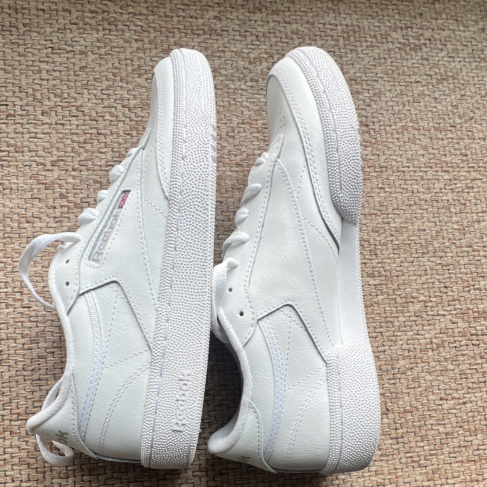 Reebok Classic White Lace-Up Low Top Solid Sneaker Men’s Activewear Casual