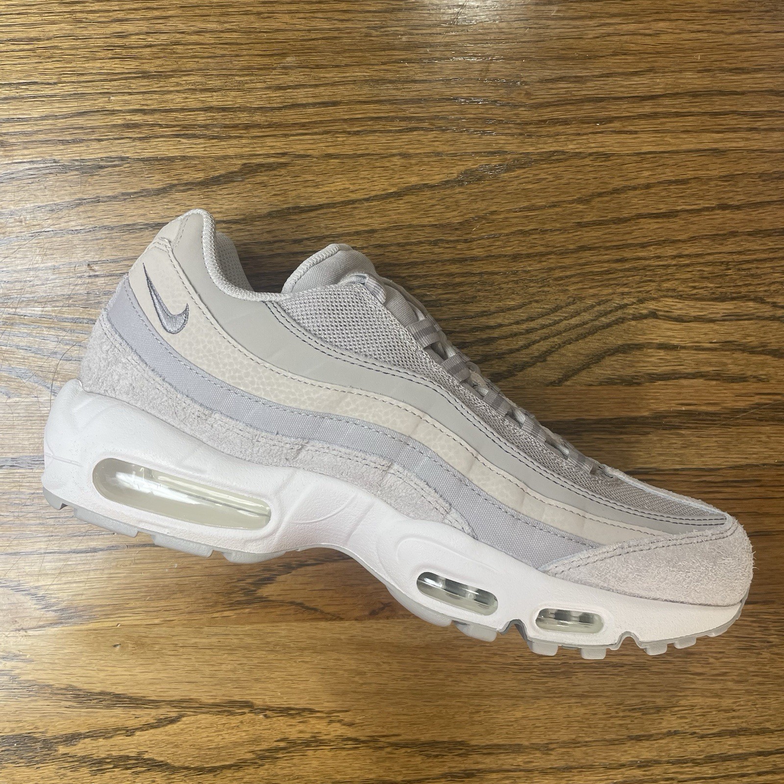 DV2218-001 Mens Nike Air Max 95 SE Cobblestone Grey White Size 9 Shoes NEW