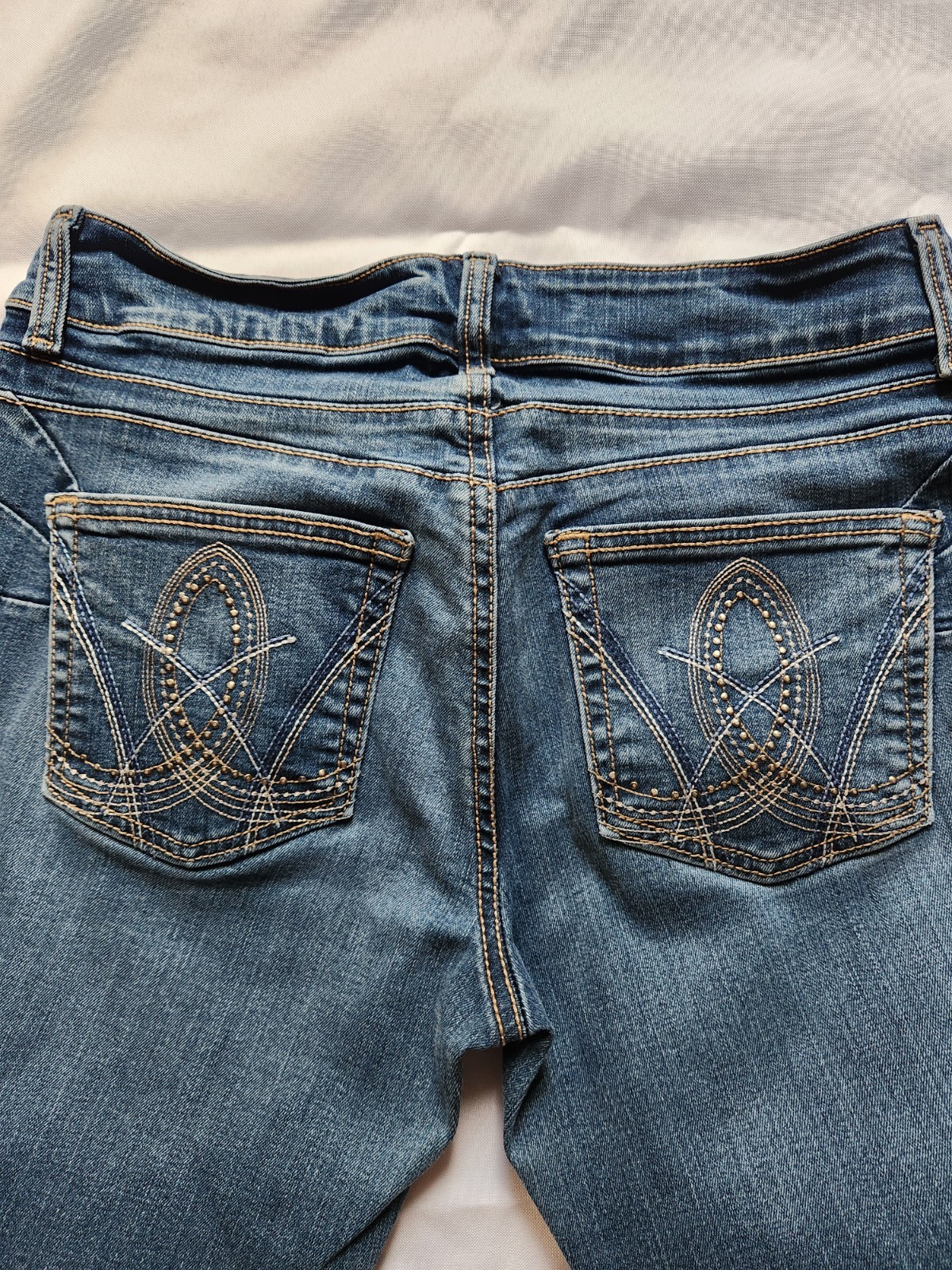 Wrangler Mae Low Rise Boot Cut Blue Jean 9/10