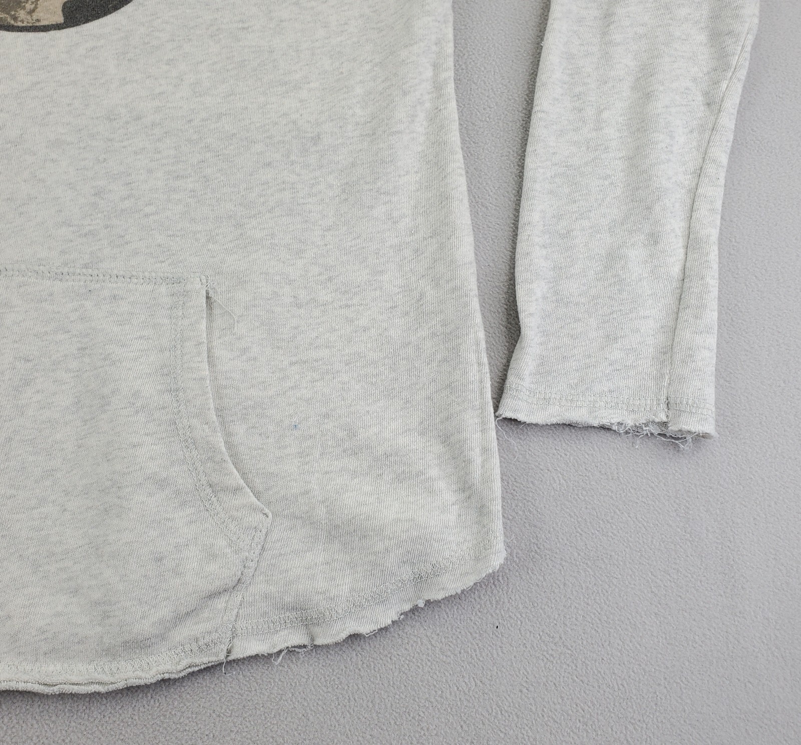 Buc ees Hoodie Womens M Light Gray Camo Logo V Neck Raw Edge Distressed Bucees