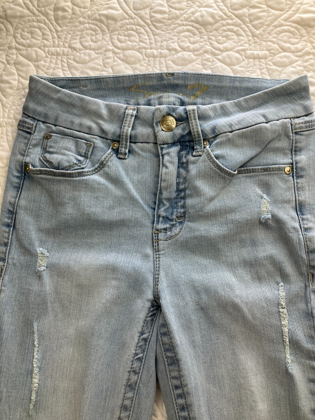 Seven7 Women’s Jeans Size 4 Distressed Straight Stretch Light Wash Raw Hem