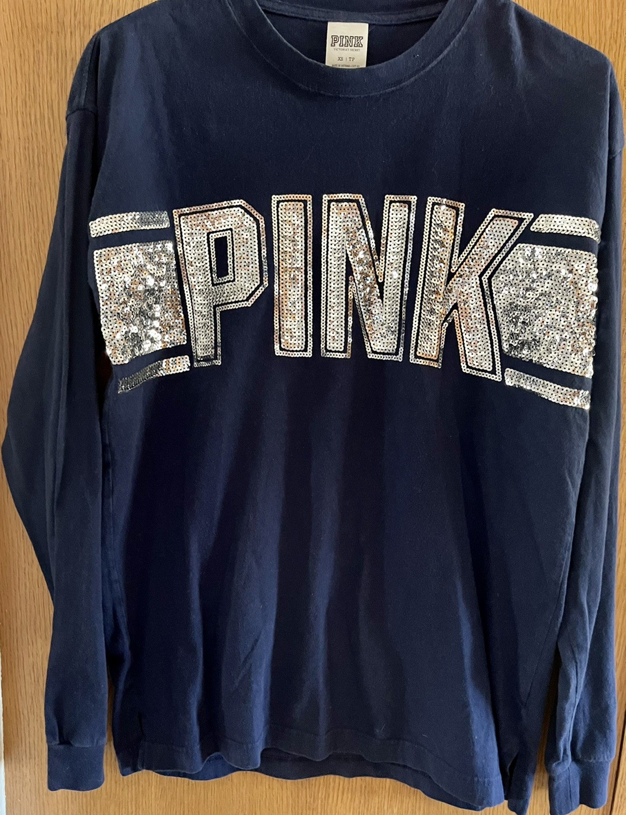 PINK Victoria’s Secret sequin tee navy blue XS Y2K bling Sooo Cute 💙