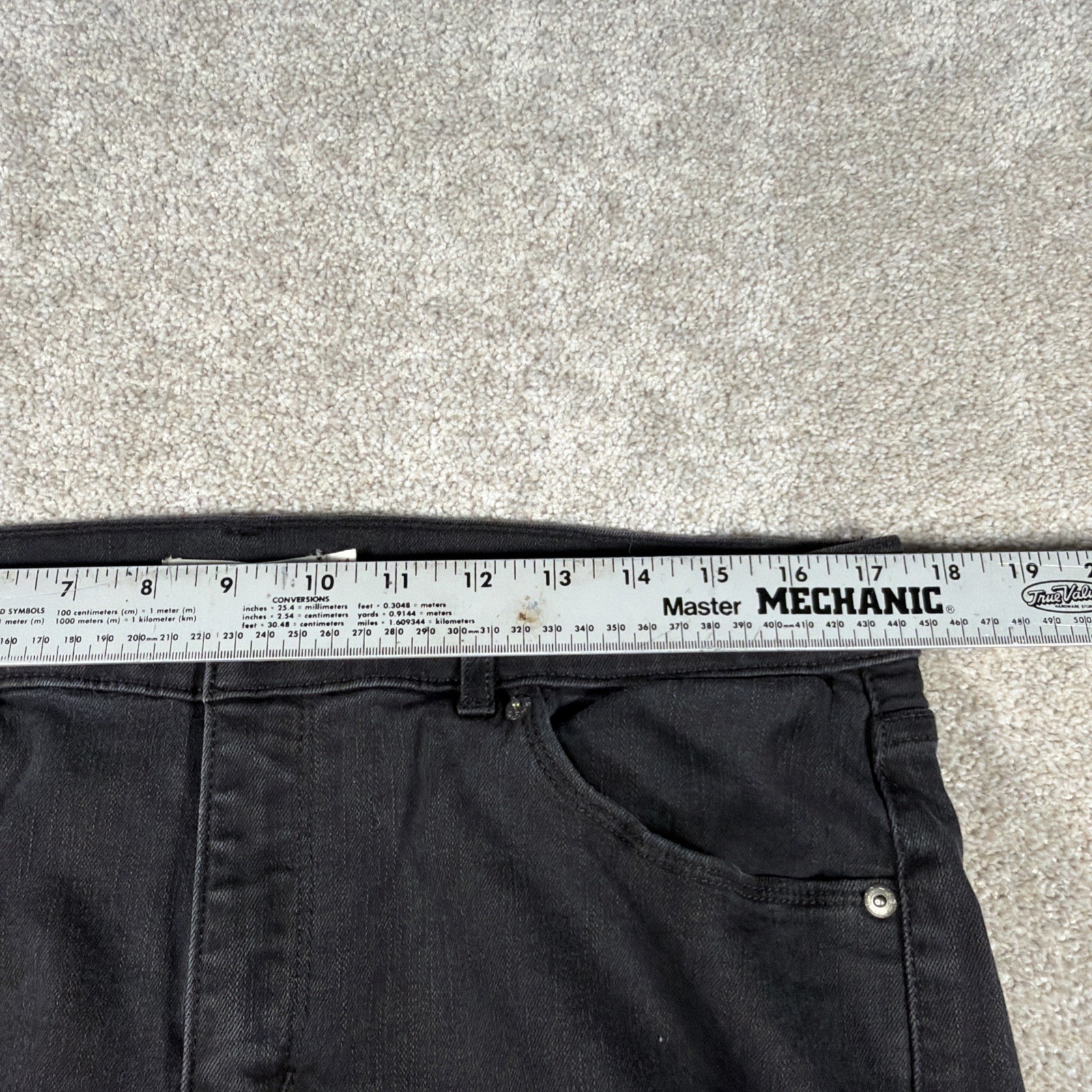 Levis Womens Classic Straight Leg Jean 8 (FITS 35 X 27) Dark Charcoal Gray Denim