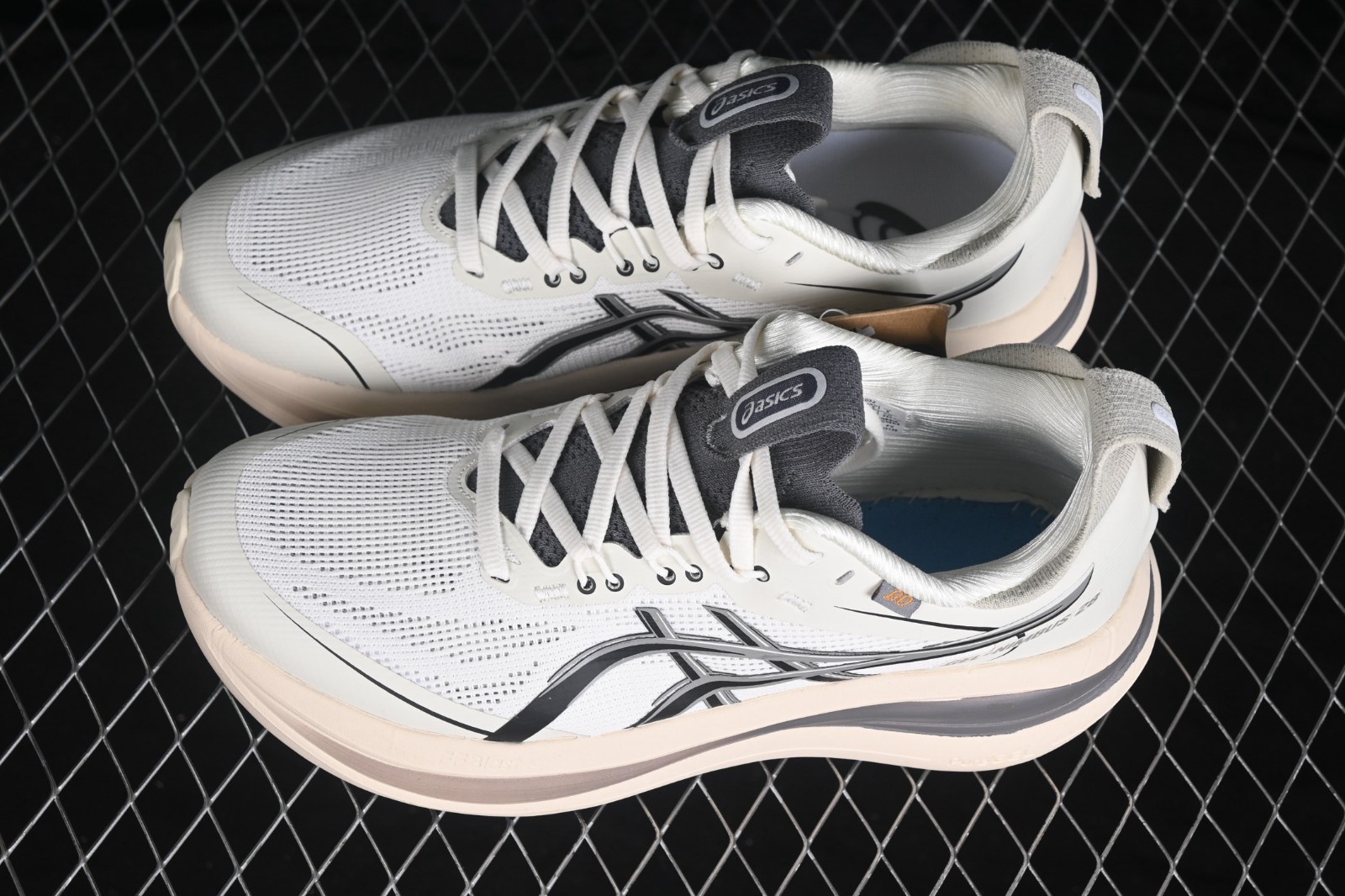 Asics Gel-Nimbus 28 GO Pack 1011C032-100 Men’s Cream Black Running Shoes