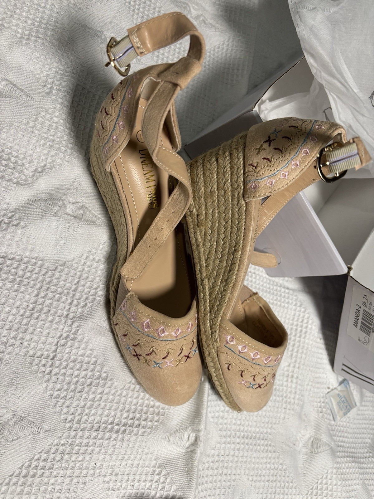 Dream Pairs Womens nude closed toe ankle strap espadrilles wedge sandals 7.5 NEW