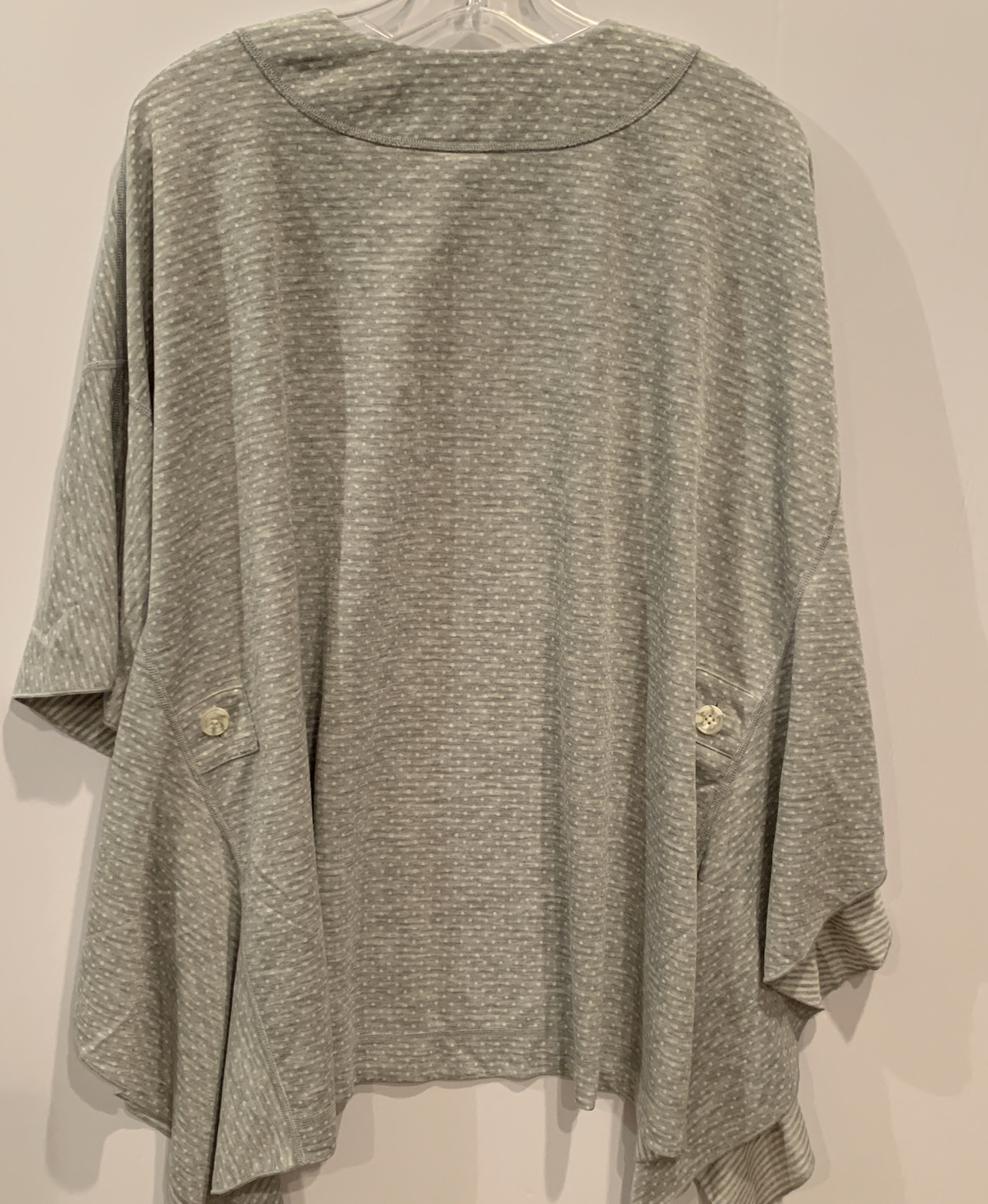 CAbi ATC Cape 5846 Size M/L Spring 2021 Gray Ivory Medium Large New w Tag