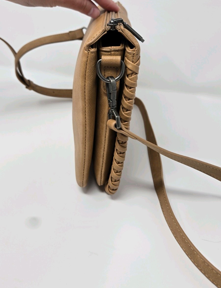 Wrangler Whipstitch Adjustable Crossbody Light Brown Leather Western purse bag