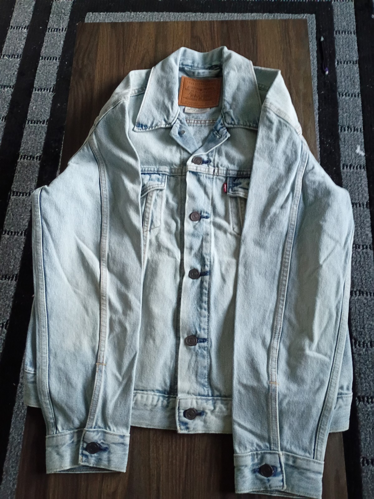 Levi Mens Denim Jacket Light Blue Denim Size Medium Standard Fit