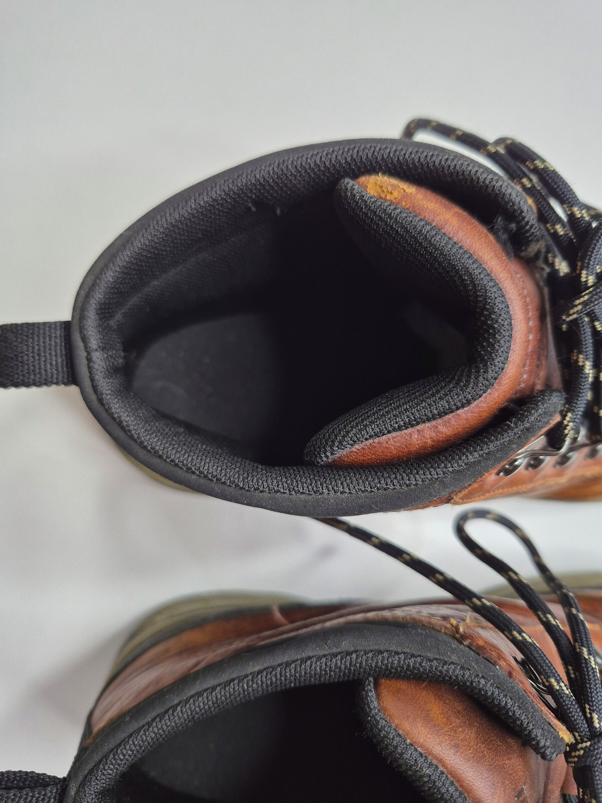 Timberland Brown Leather Boots Mid Top Lace Up Rugged Boys Size 5