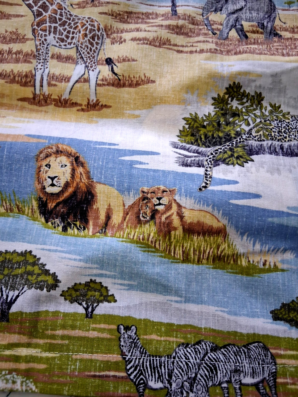 Reyn Spooner Men’s “SAN DIEGO ZOO WILDLIFE AFRICAN SAVANNA ” Classic Fit Sunset