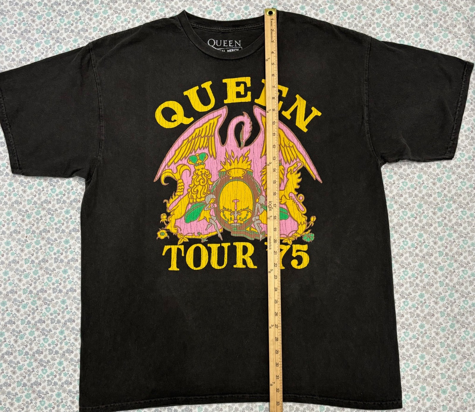 Queen Official Merch Mens Size L/XL Tour ’75 T Shirt