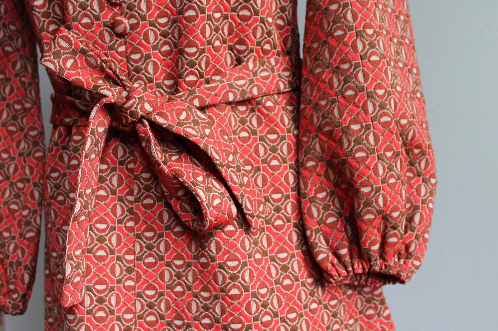 Vtg Unbranded 36″ Bust Orange Brown Geometric V-Neck Knit Fabric Belted Dress