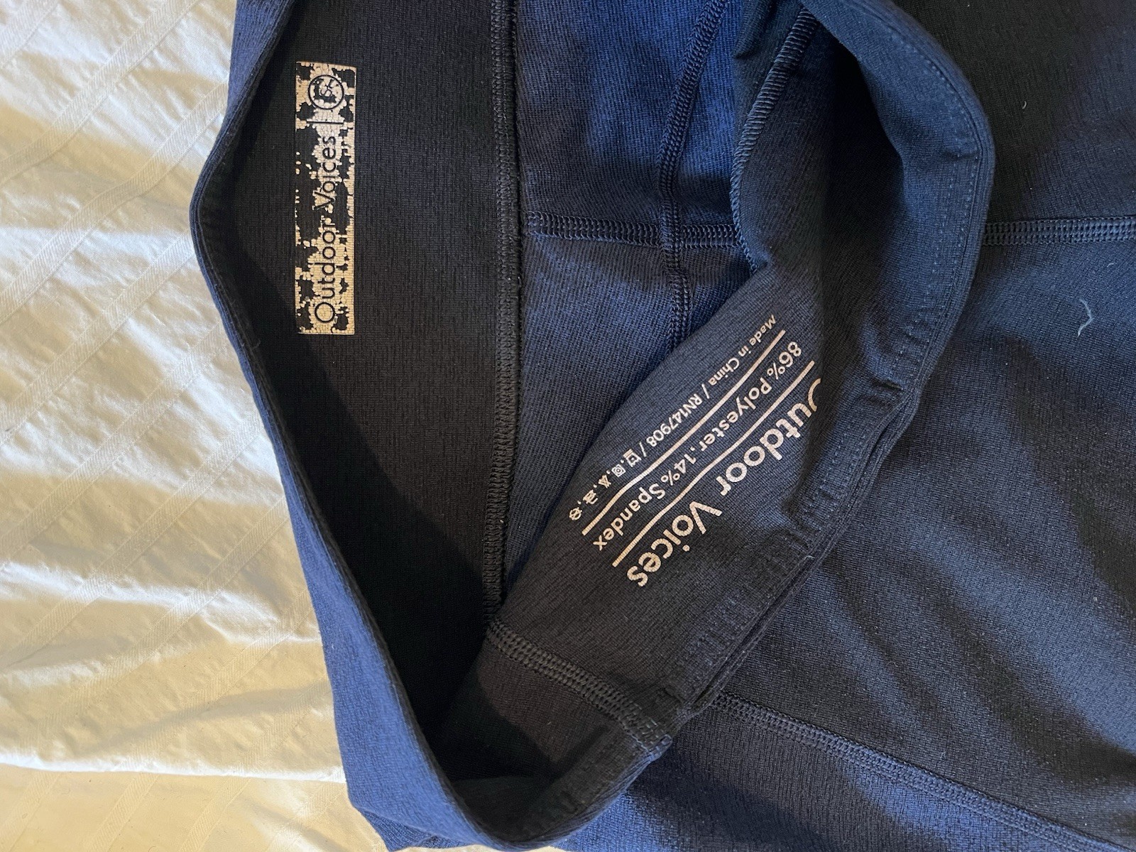 Outdoor Voices two tone color block warmup leggings crop small navy blue black