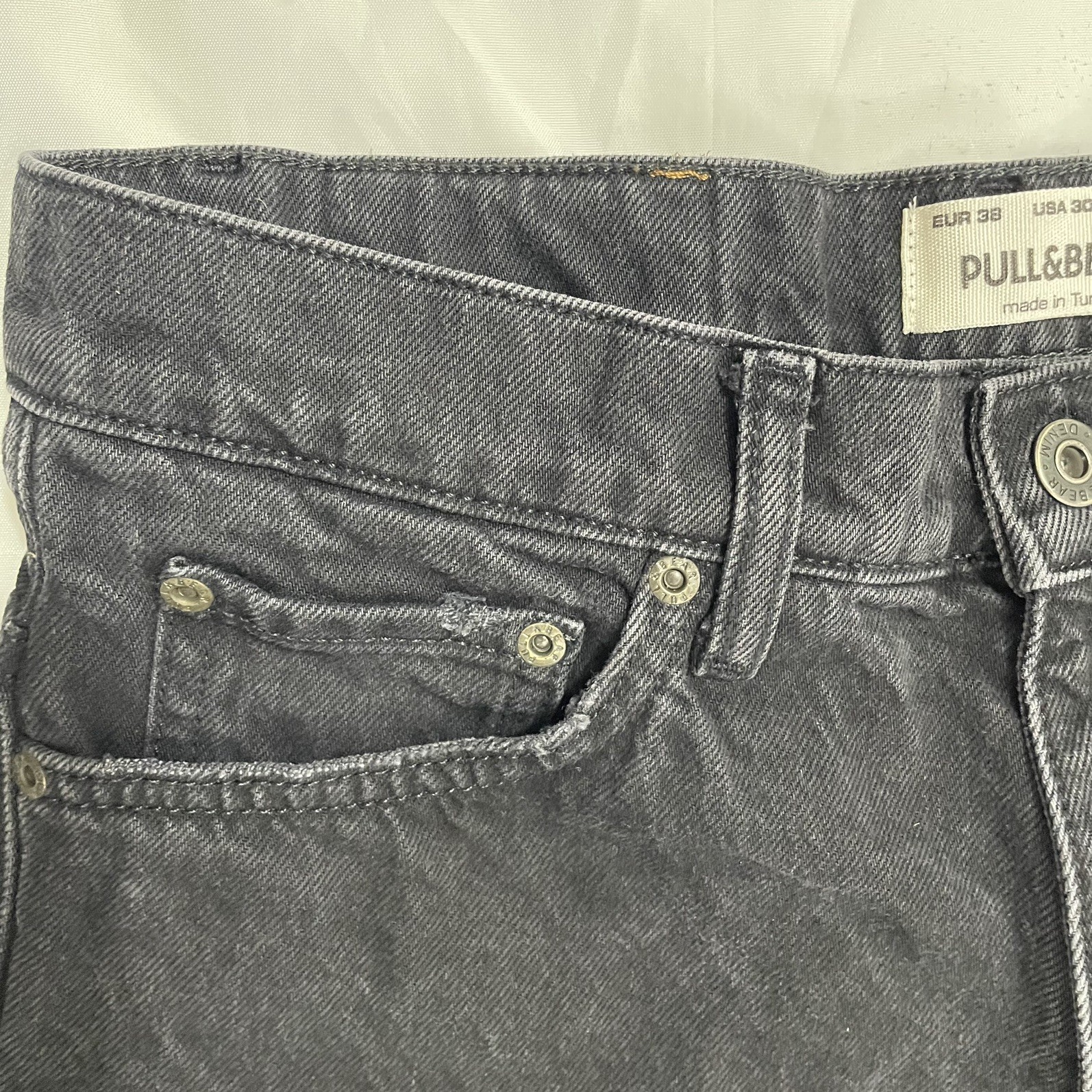 Pull & Bear Women’s High Rise Skinny Jeans Size 30– washed Black Denim