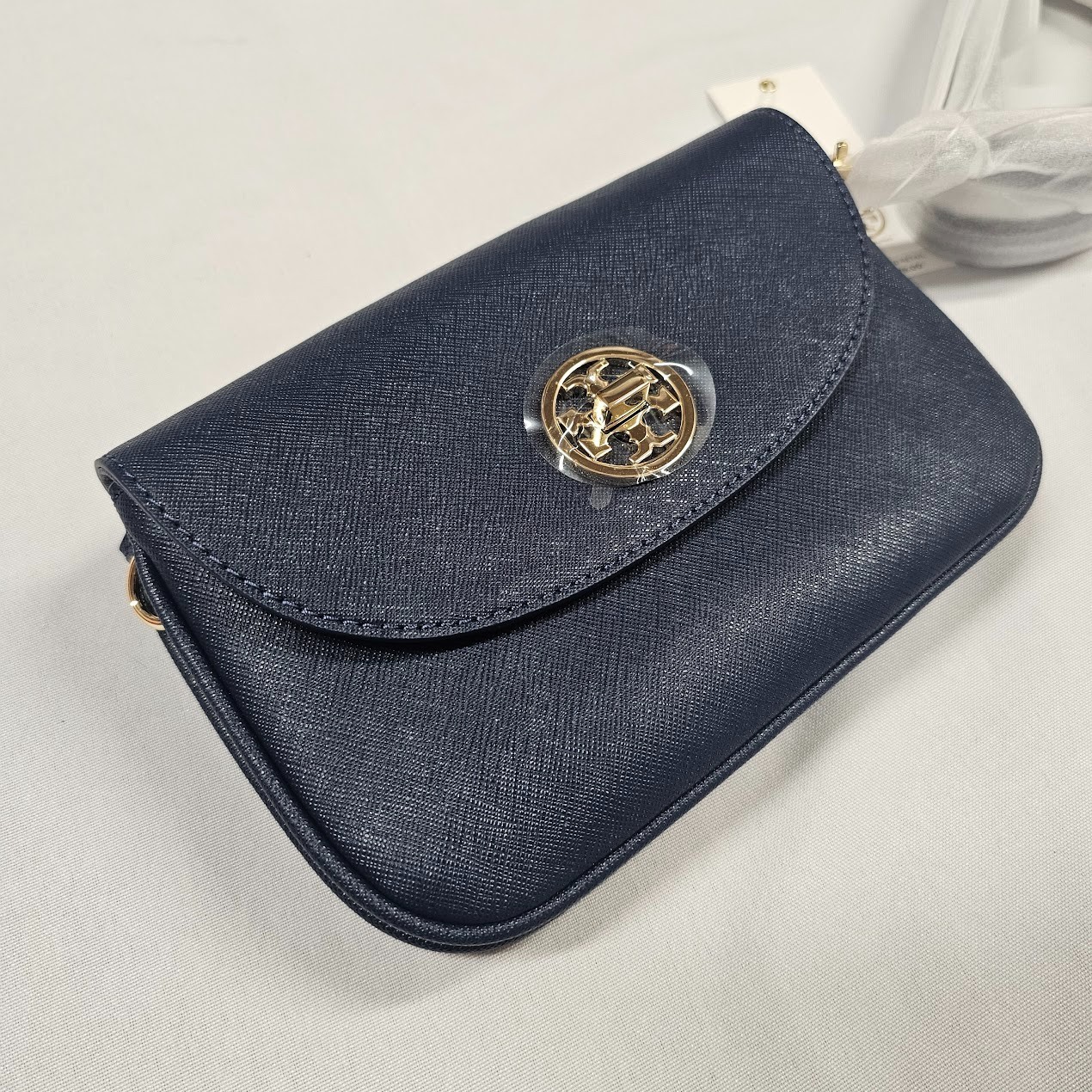 Tory Burch Description Robinson Clutch / Cross Body NAVY style# 33639