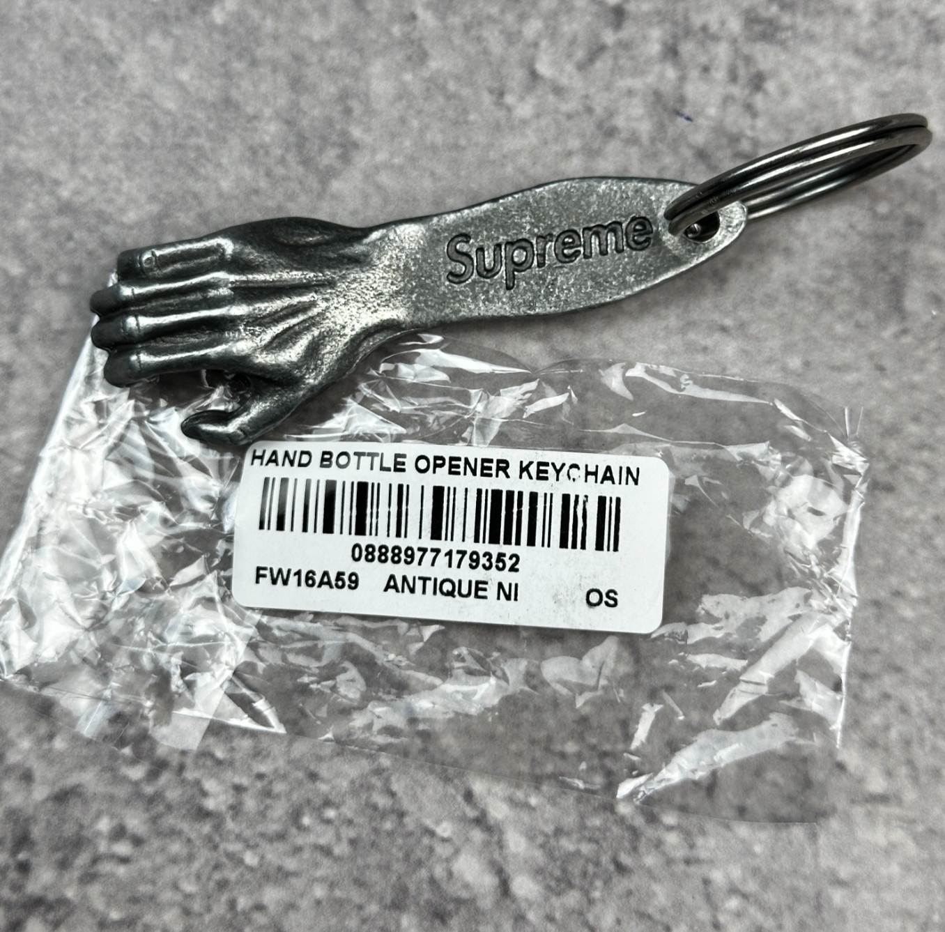 VINTAGE RARE supreme hand bottle KEYCHAIN ​KEYRING Metal carhartt corteiz stussy