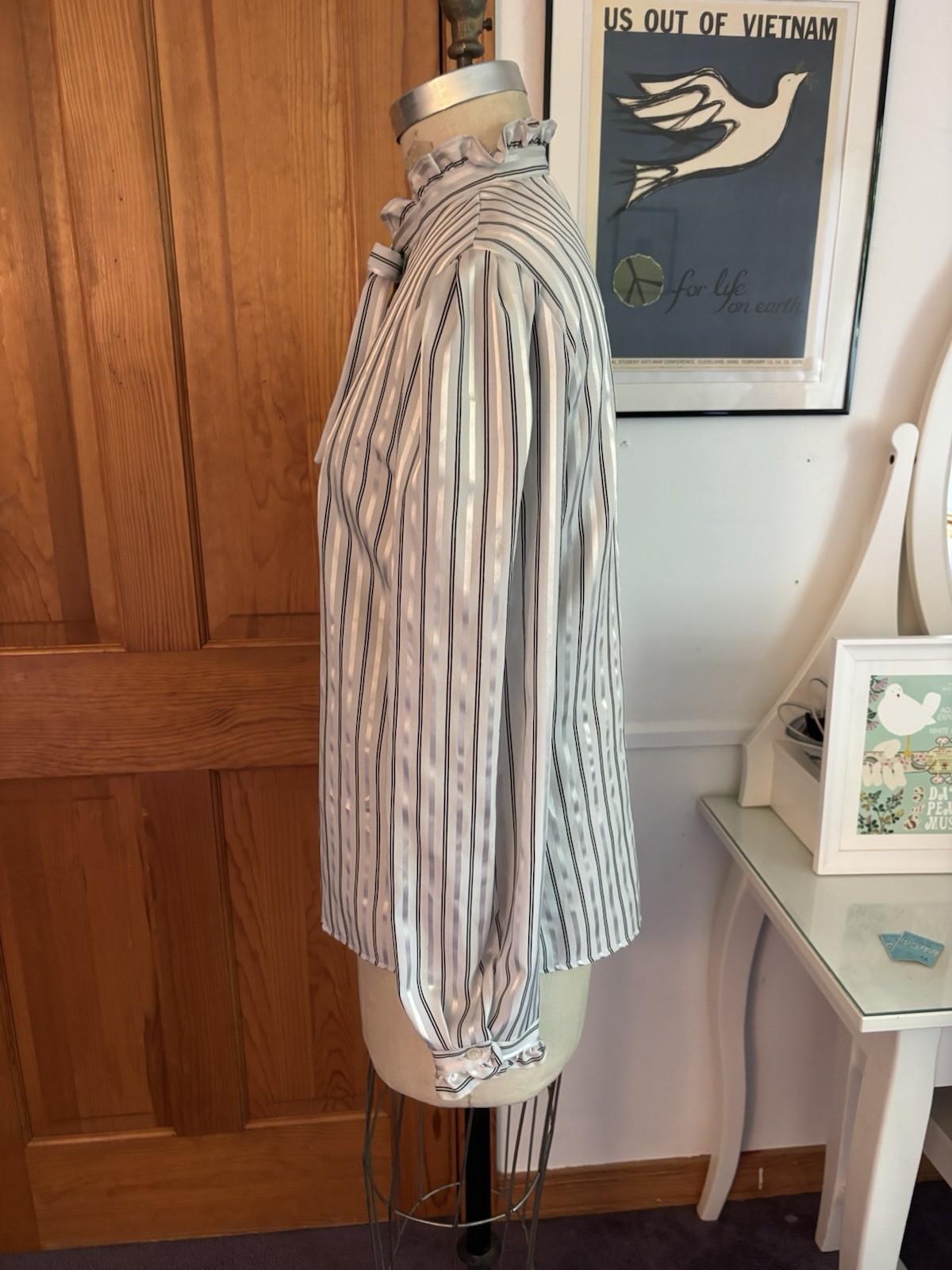 White Stag Vintage BOw Blouse In Grey And Black. Size 16, Fits Like A 10.
