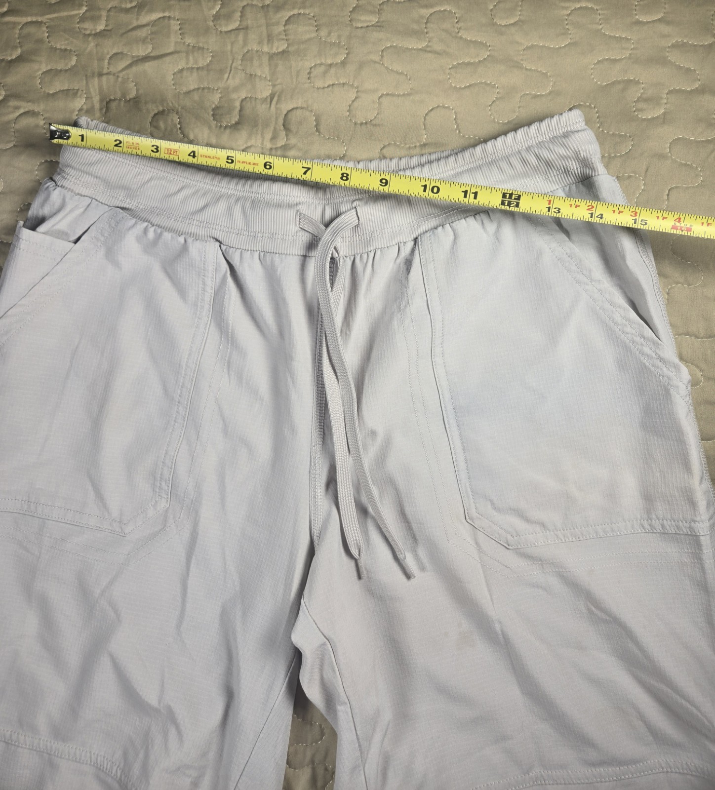 St. John’s Bay Light Gray Mens Bermuda Shorts M Drawstring Elastic Waist Pockets