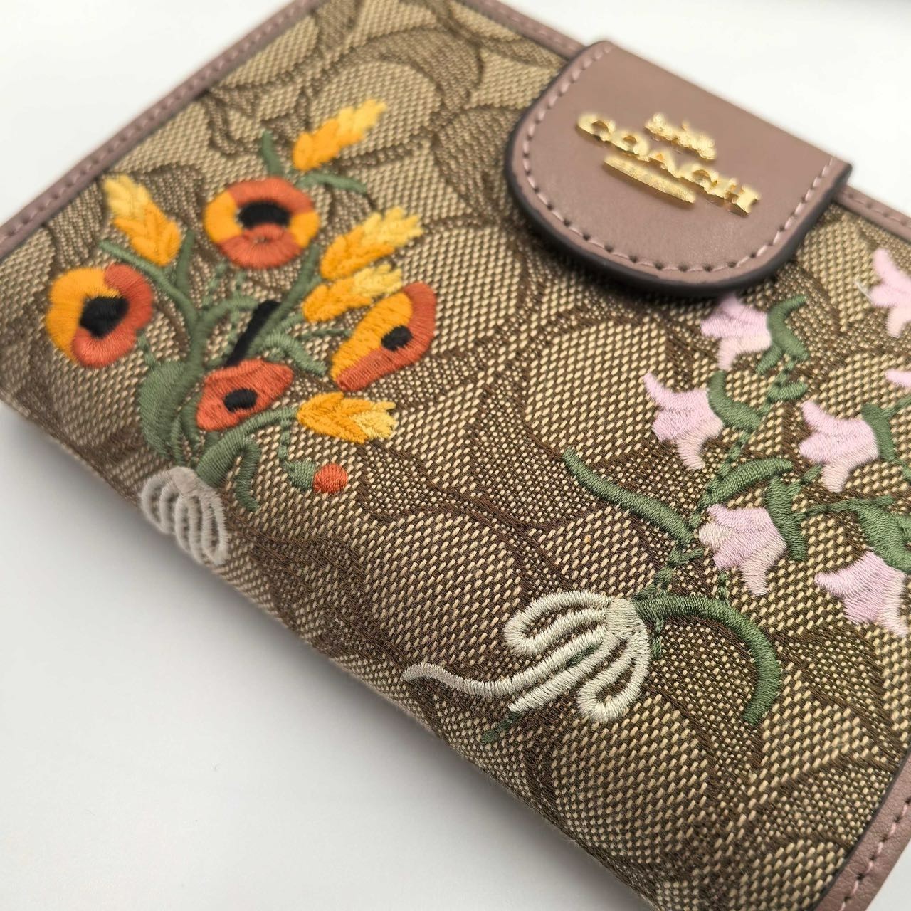 NEW COACH CEC32 Medium Corner Zip Wallet Signature Jacquard w Floral Embroidery
