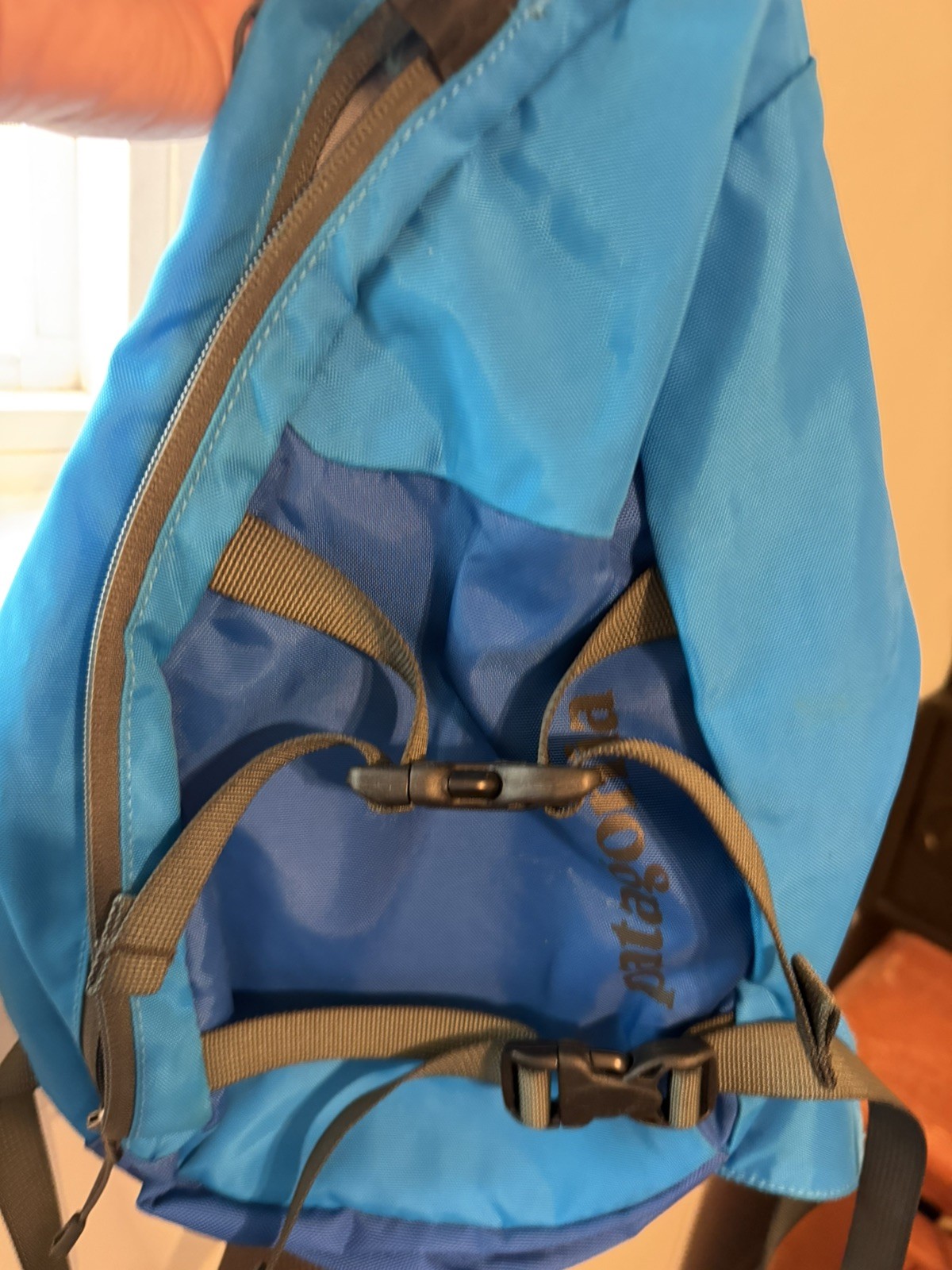 Patagonia Atom Sling Bag Mens OS Blue 8L Hiking Technical Crossbody Outdoor