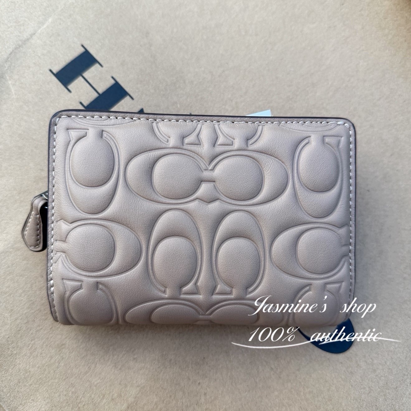 NWT Coach Medium Corner Zip Wallet With Signature Leather CM241