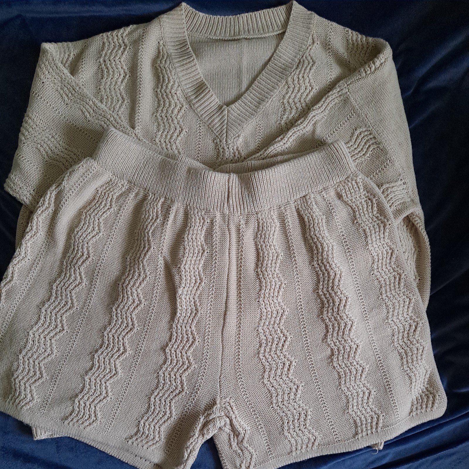 Shein Women’s Long sleeve sweater and Knit Shorts Set in Size 1xL Beige
