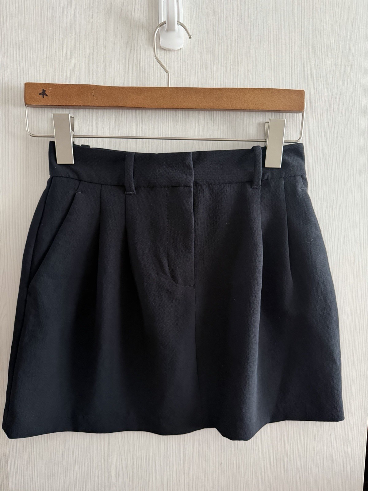 Aritzia wilfred The Effortless Mini Skirt Navy Size 0