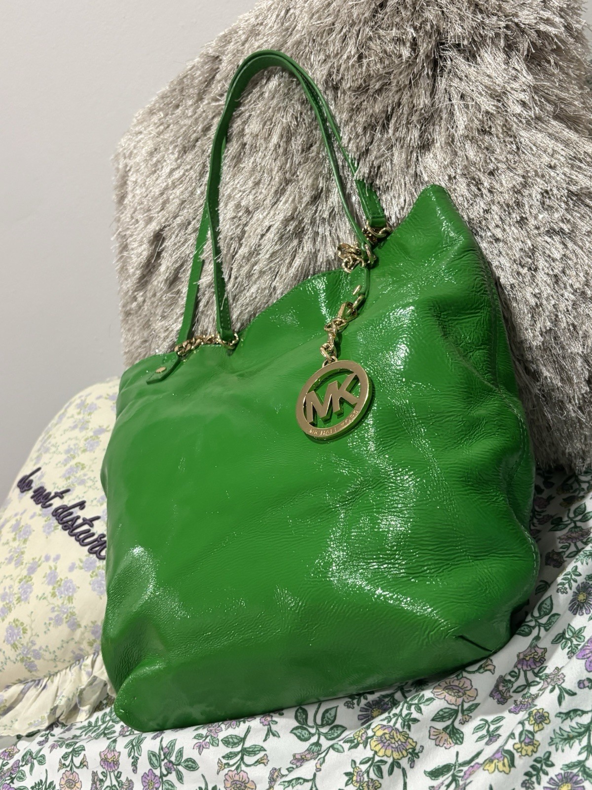 Michael Kors Jet Set Tote Bag bright green patent leather gold chain accents