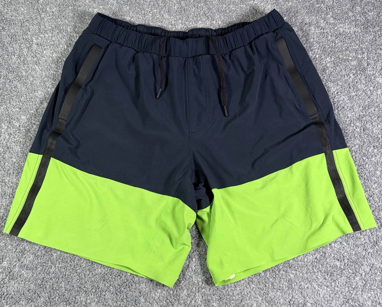 Lululemon Pace Breaker Lined Shorts Men’s XL 9″ Inseam Blue/Green Colorblock Run