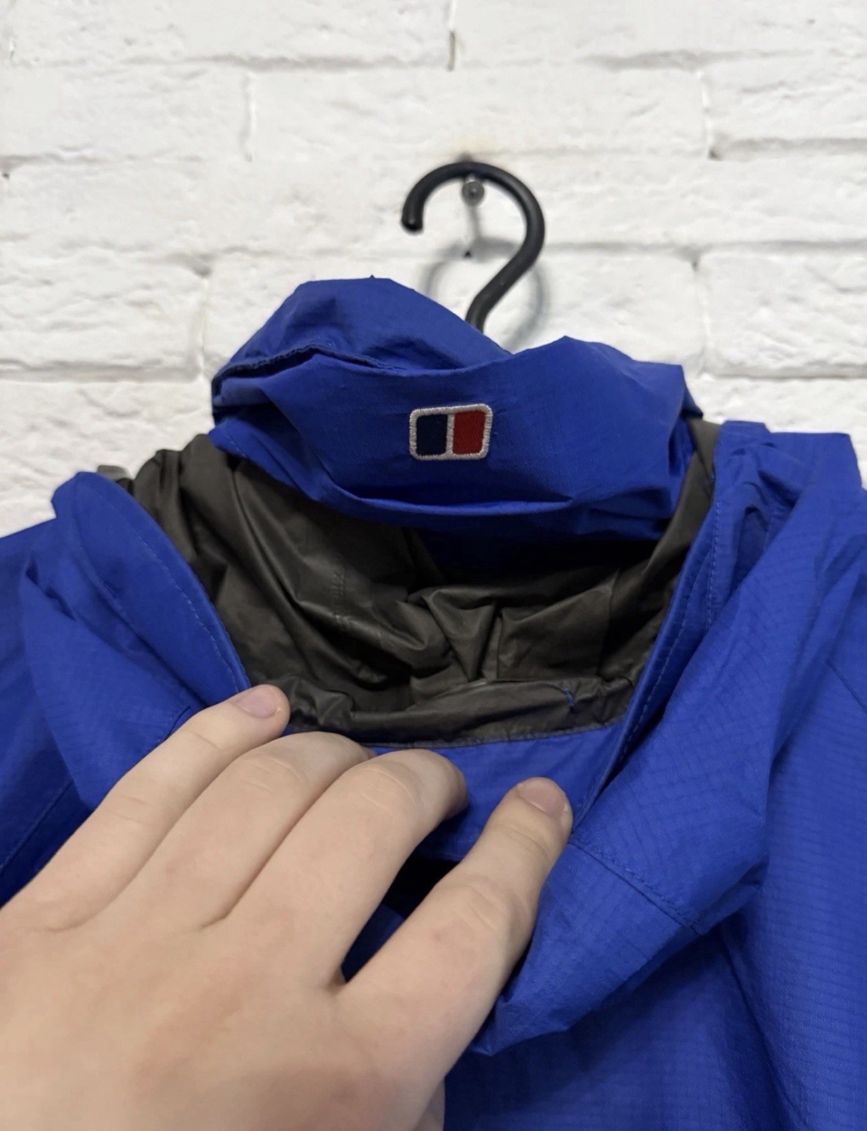 Windbreaker Jacket Berghaus Extreme Gore-Tex Paclite Gorpcore Outdoor Sz S Man