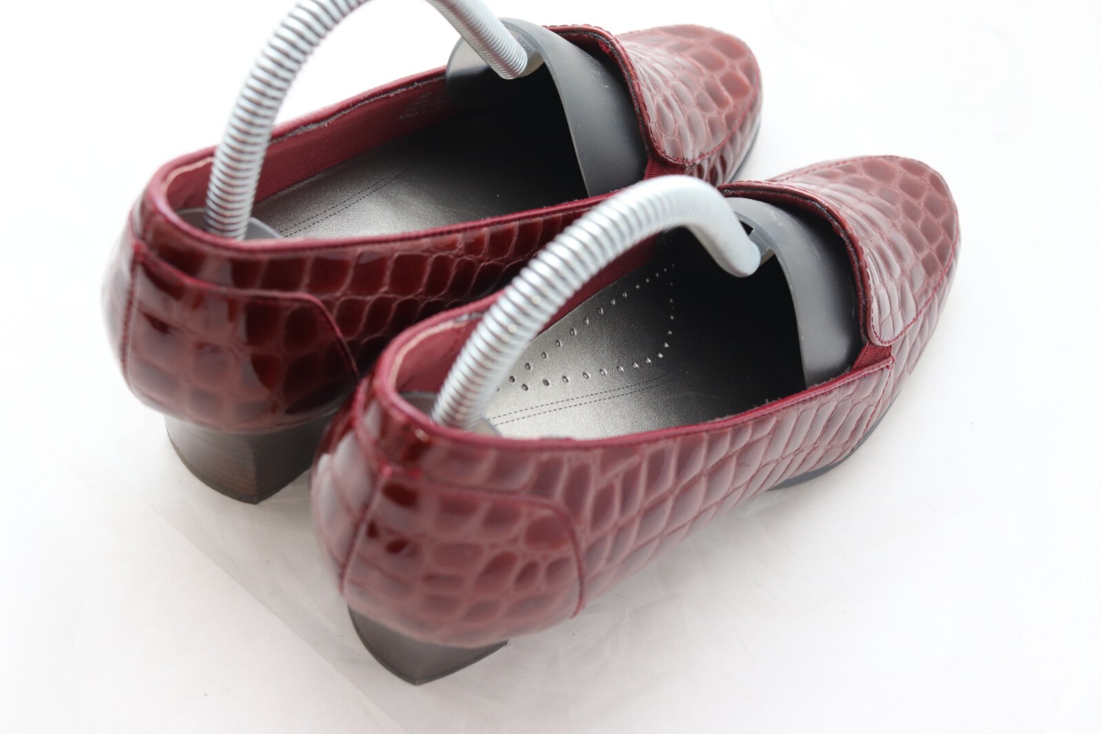 TROTTERS Women’s Size 9M Croc Print Patent Leather Slip On Pumps T1274