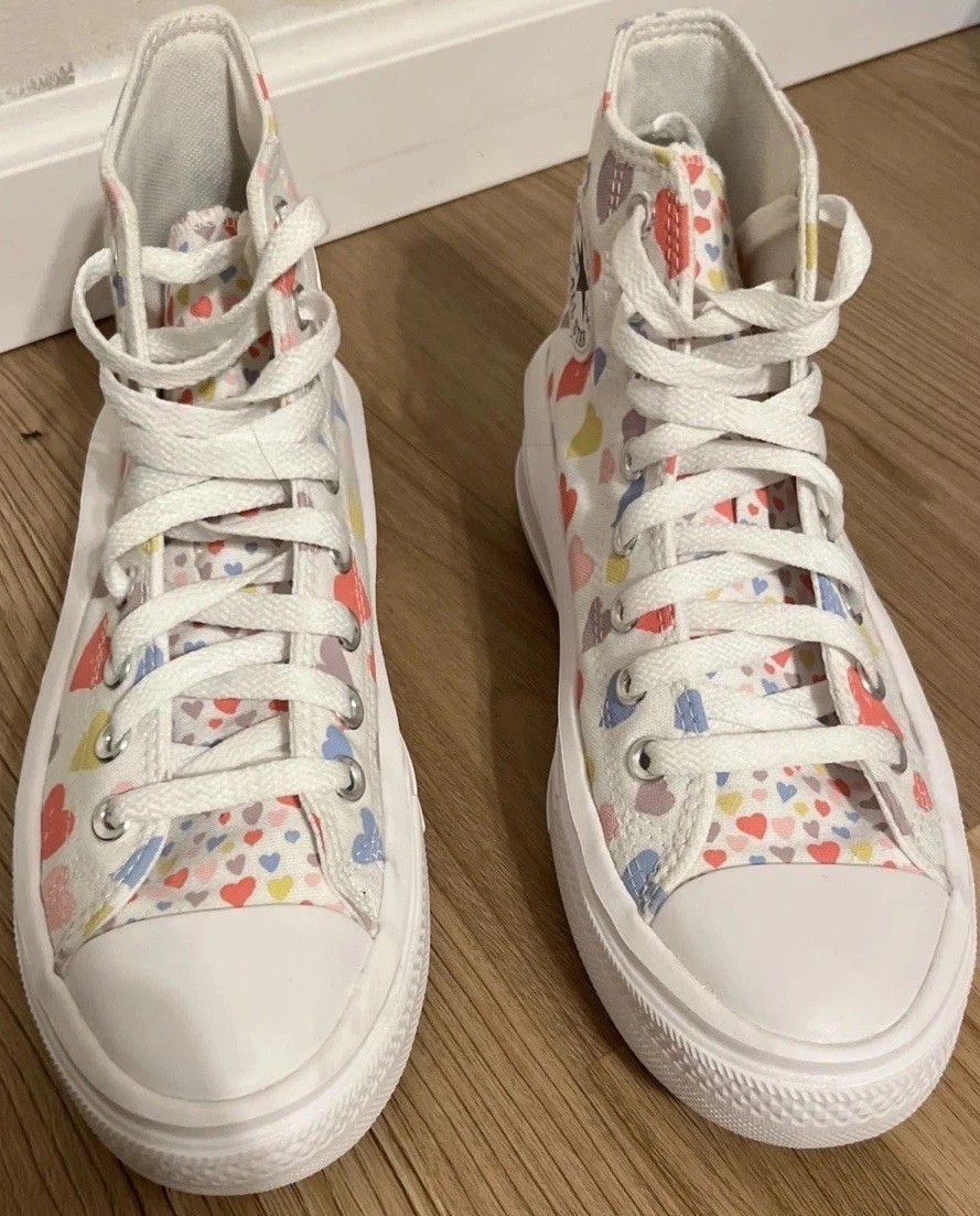 Kids Converse 5.5 White With Multi Colored Hearts