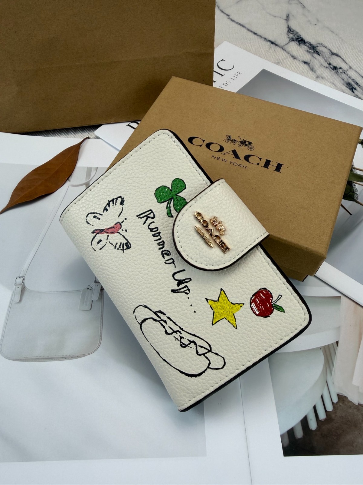 Medium Corner Zip Wallet With Sketch Print In Gold/Chalk CAO94 SHIP FROM US