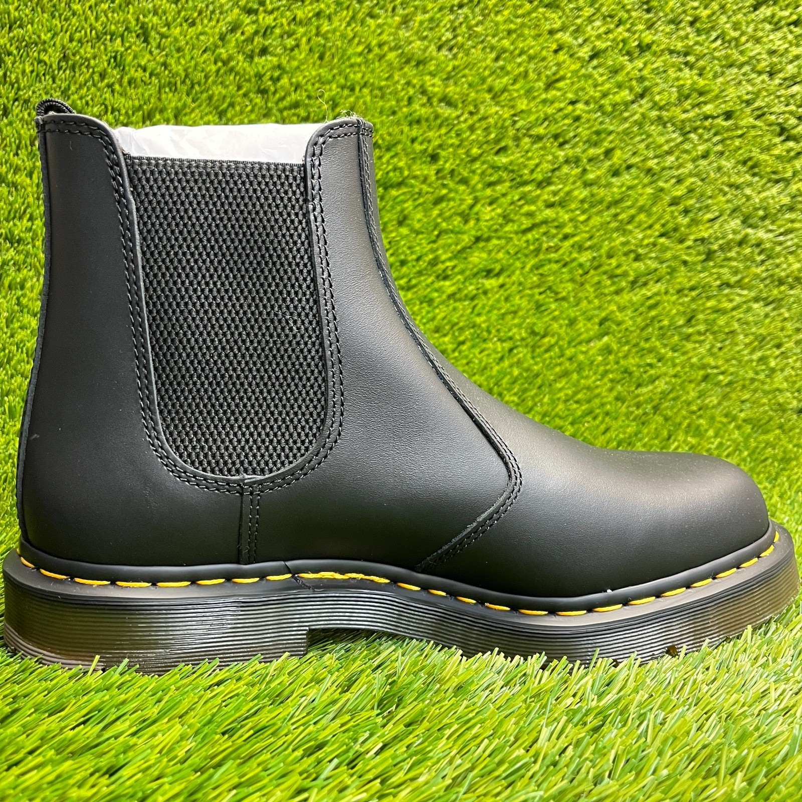 Dr. Martens 2976 SR Mens Size 11 Womens 12 Black Classic Leather Chelsea Boots