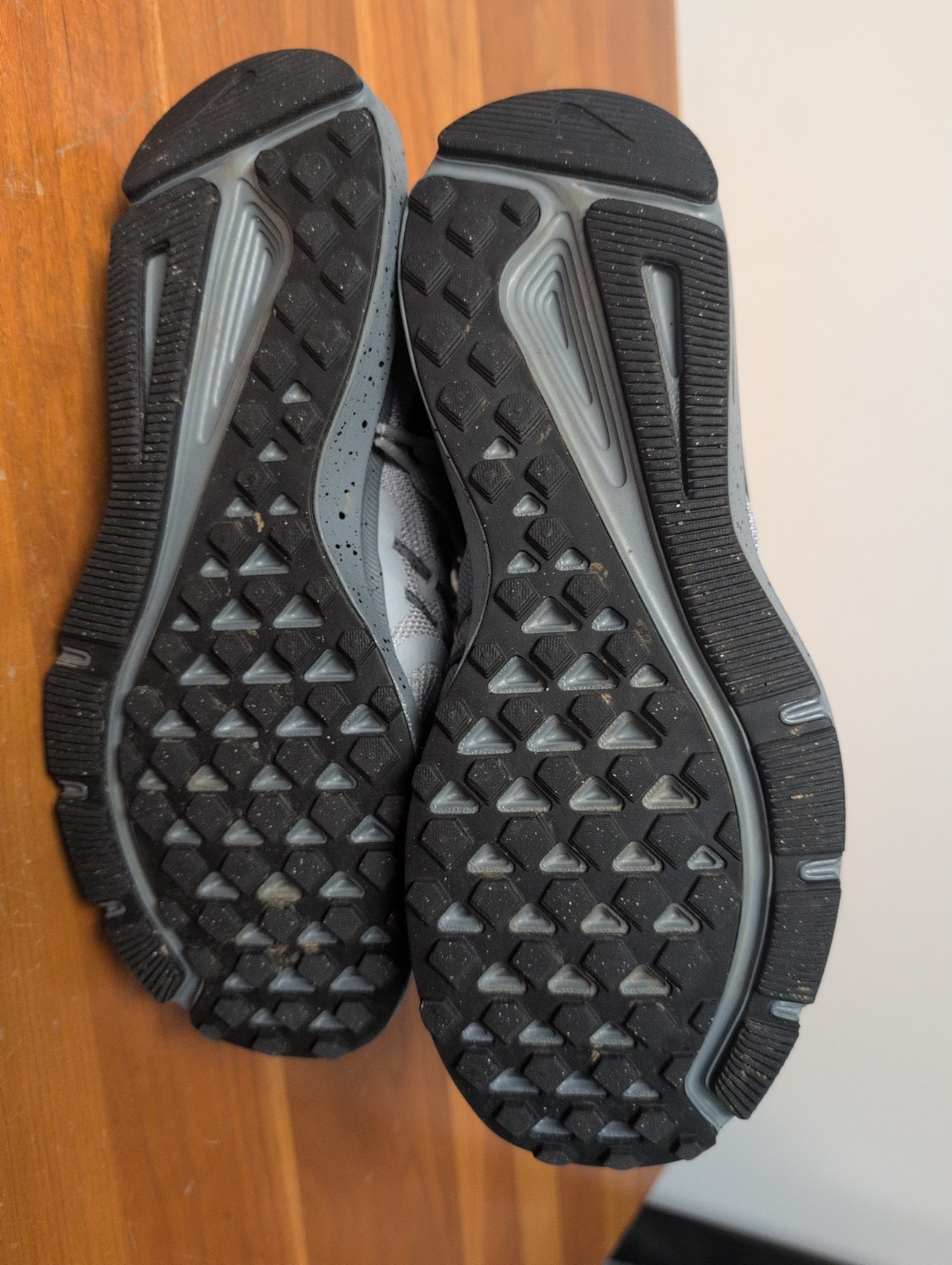 Nike Run Swift SE Athletic Running Shoes Wolf Grey/Black Men 8 Women 9.5
