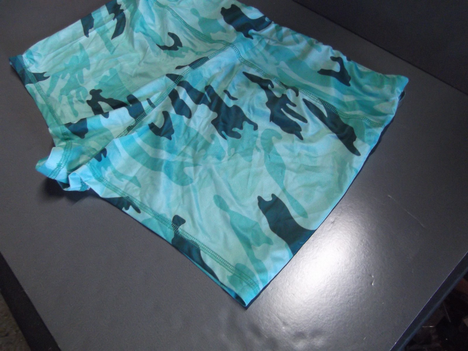 Super Cute Womans Shorts Green Ocean Waves 5x Large