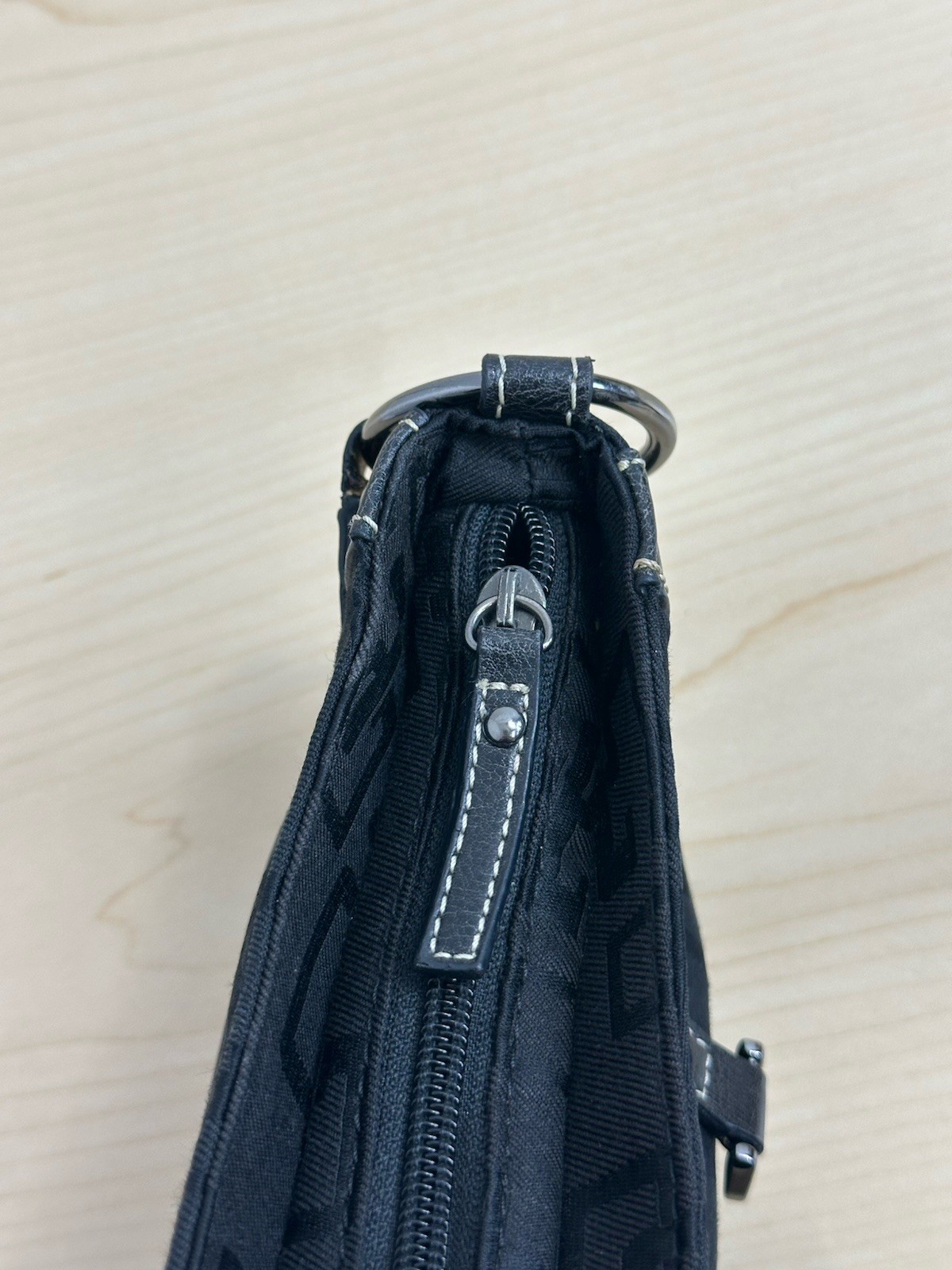 GUESS Vintage Black Logo Shoulder Bag Studded Buckle Magnetic Close Silver