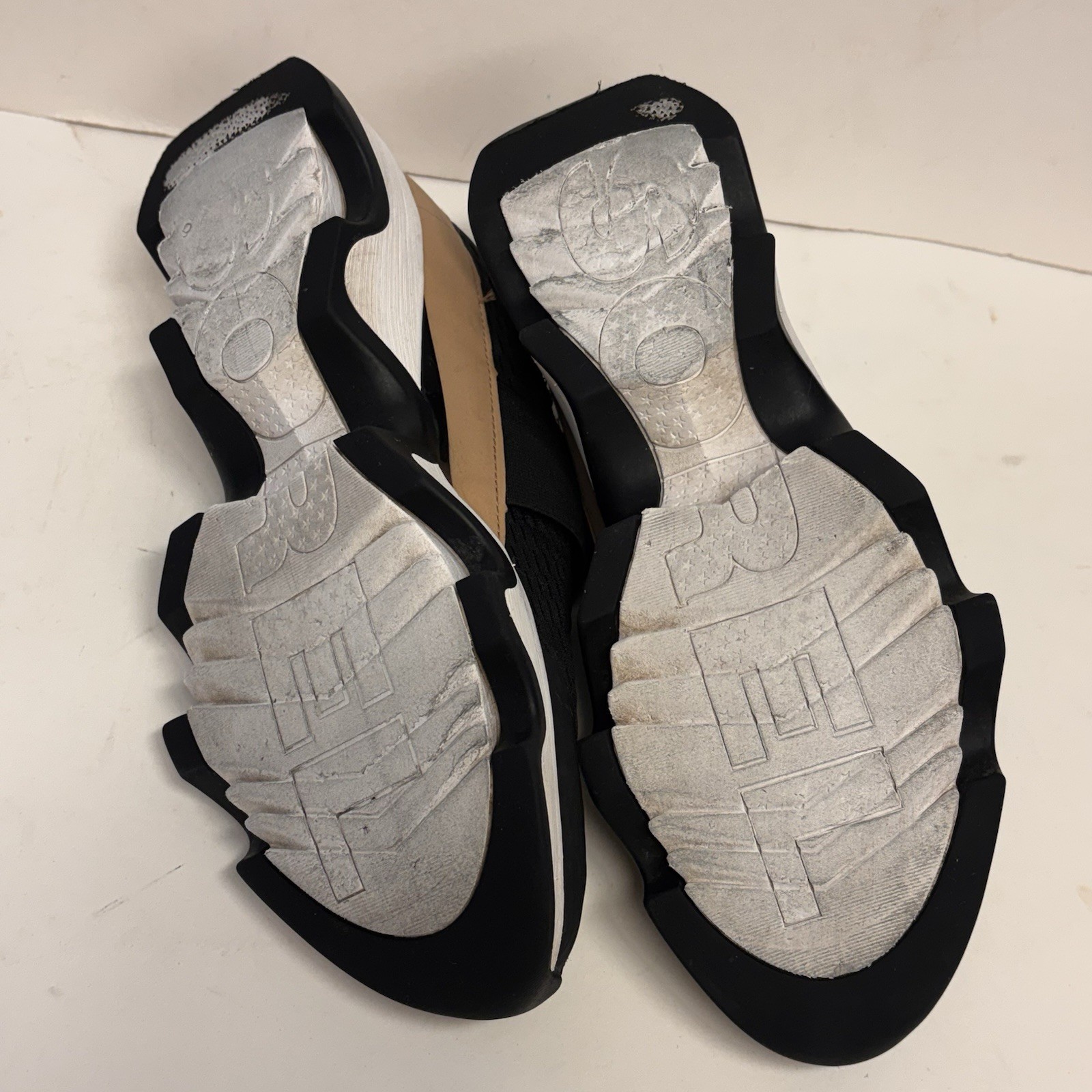 Sorel Kinetic Impact II Strap Sneakers Women’s 10 Black Mesh And Leather