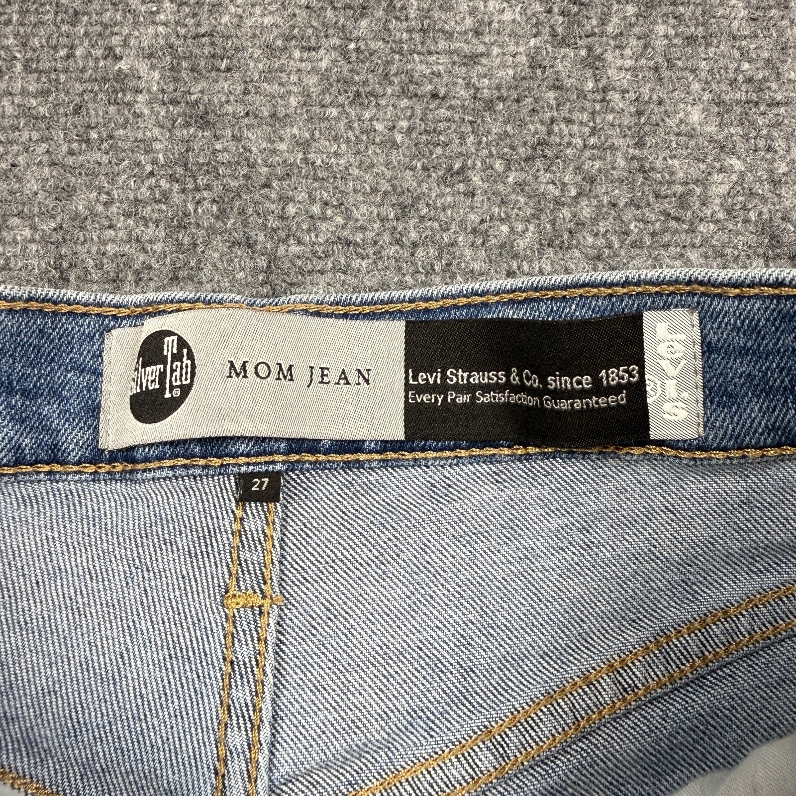 Levi’s SilverTab Mom Jeans Light Blue Denim Size W27