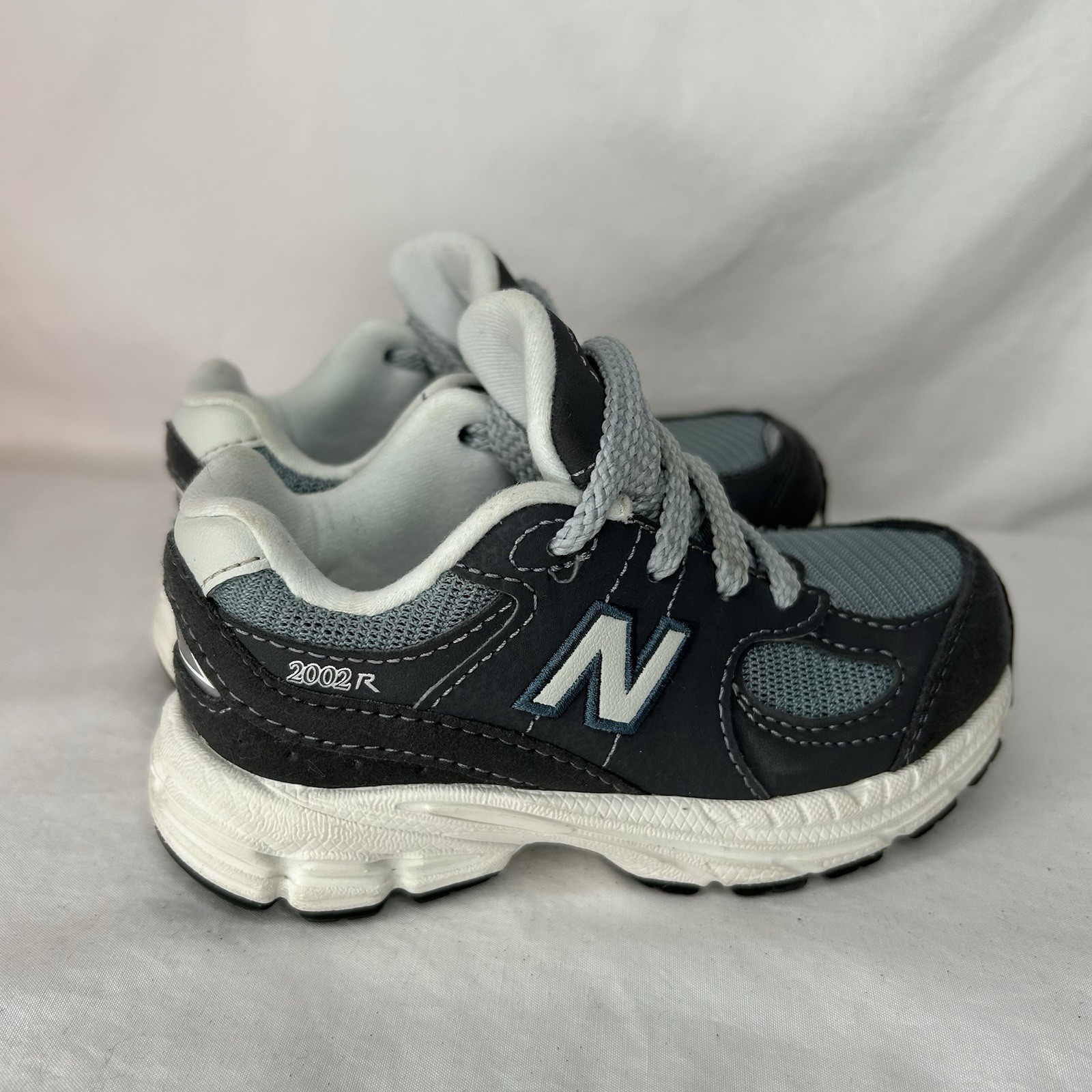 New balance 2002R Toddler Size 8C Magnet Lead Shoes Casual Sneakers IC2002FB