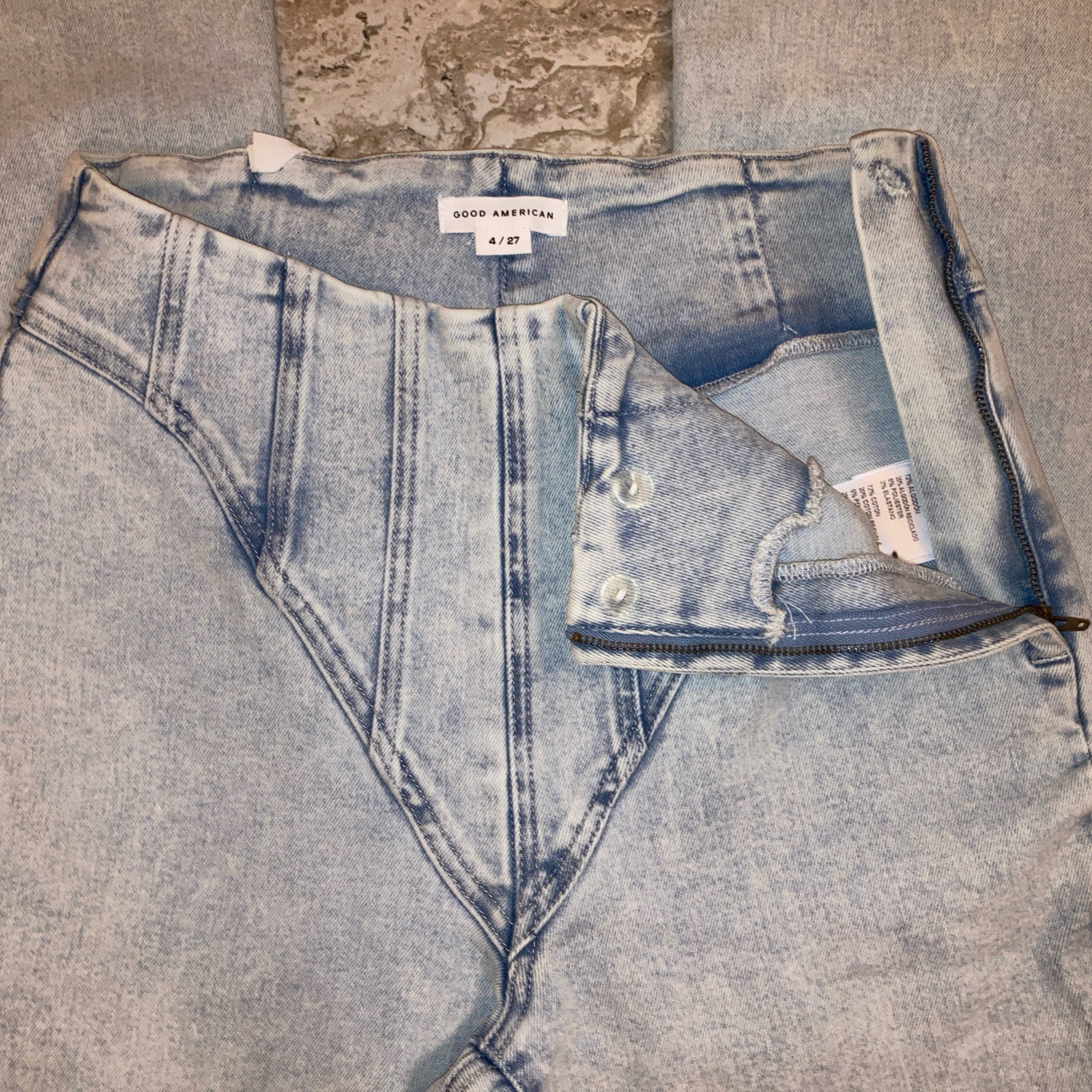 Good American Good Legs Flare Jeans – Light Wash – Size 4 – Unique Design