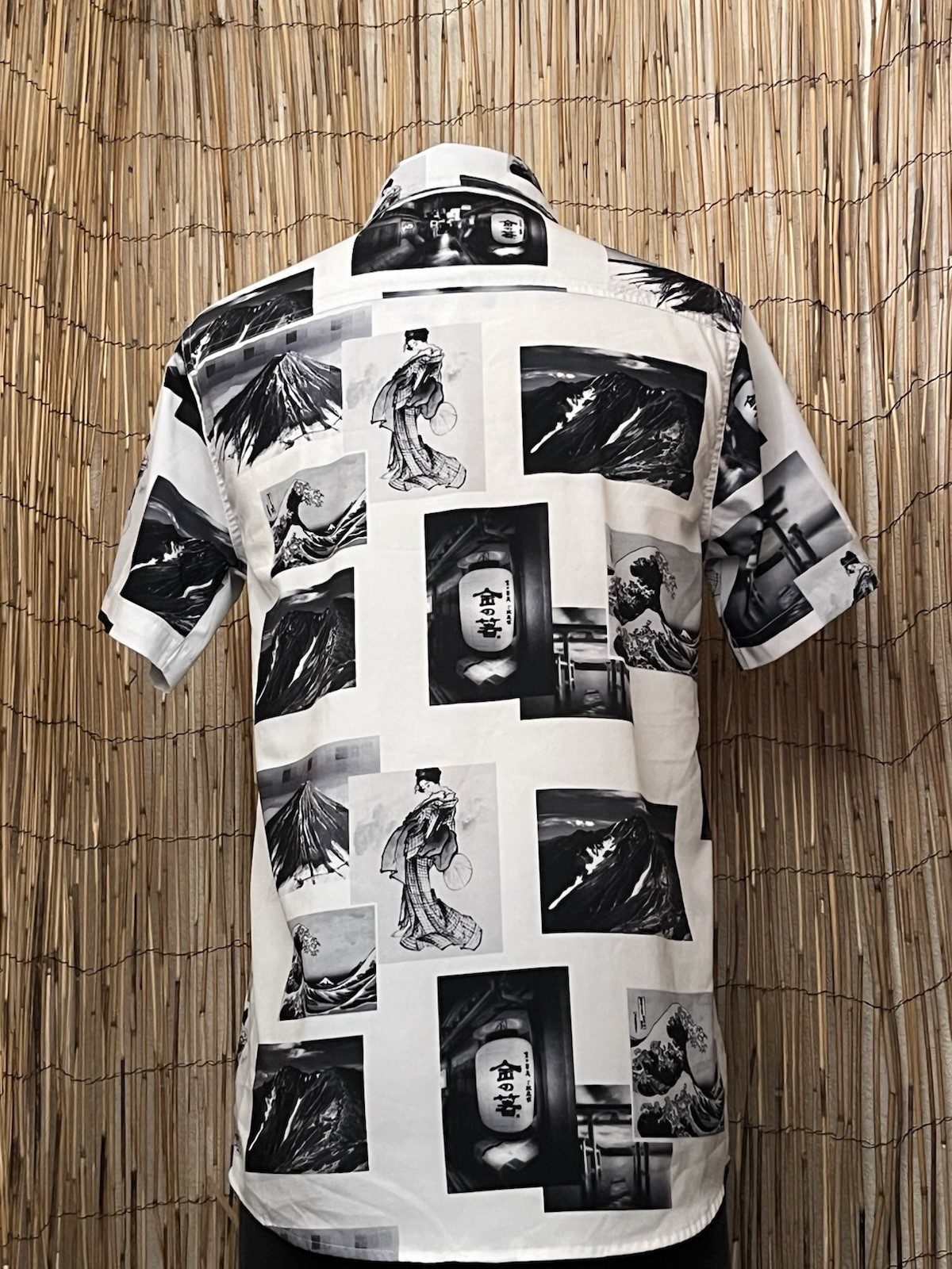 Just Attitude Mens SS Button Up Japan Themed Shirt-Size Small-Poly Spandex Blend